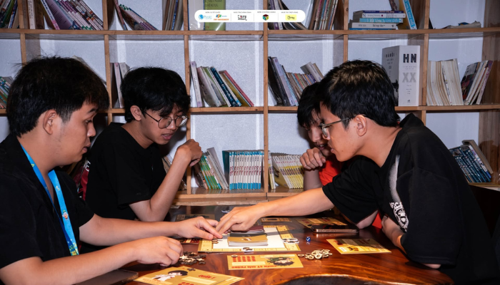 “Planet My Homeland” tổ chức workshop trải nghiệm board game “Peace Holder”